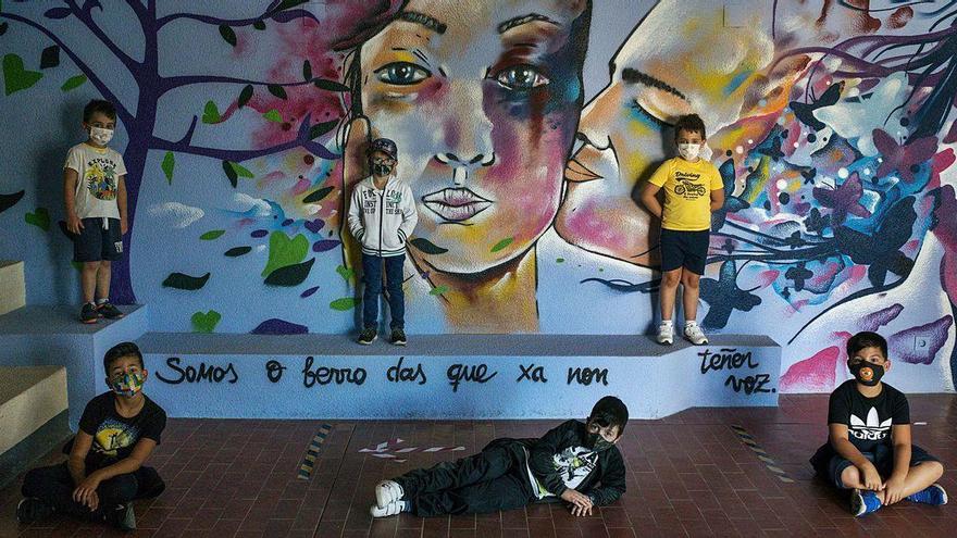 Alumnos del CEIP Baños de Molgas, un colegio rural con 24 matrículas este curso en infantil y primaria.