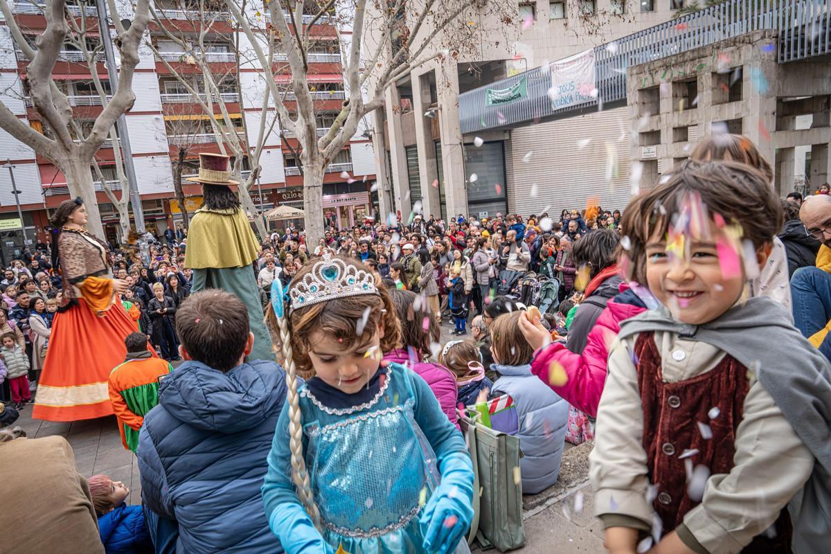 Arranca el Carnaval 2025 de BCN en Sants