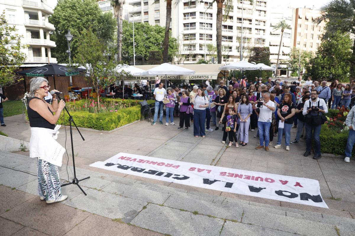 Plataforma Cordobesa contra la Violencia a las Mujeres sale a la calle para decir "Basta ya"