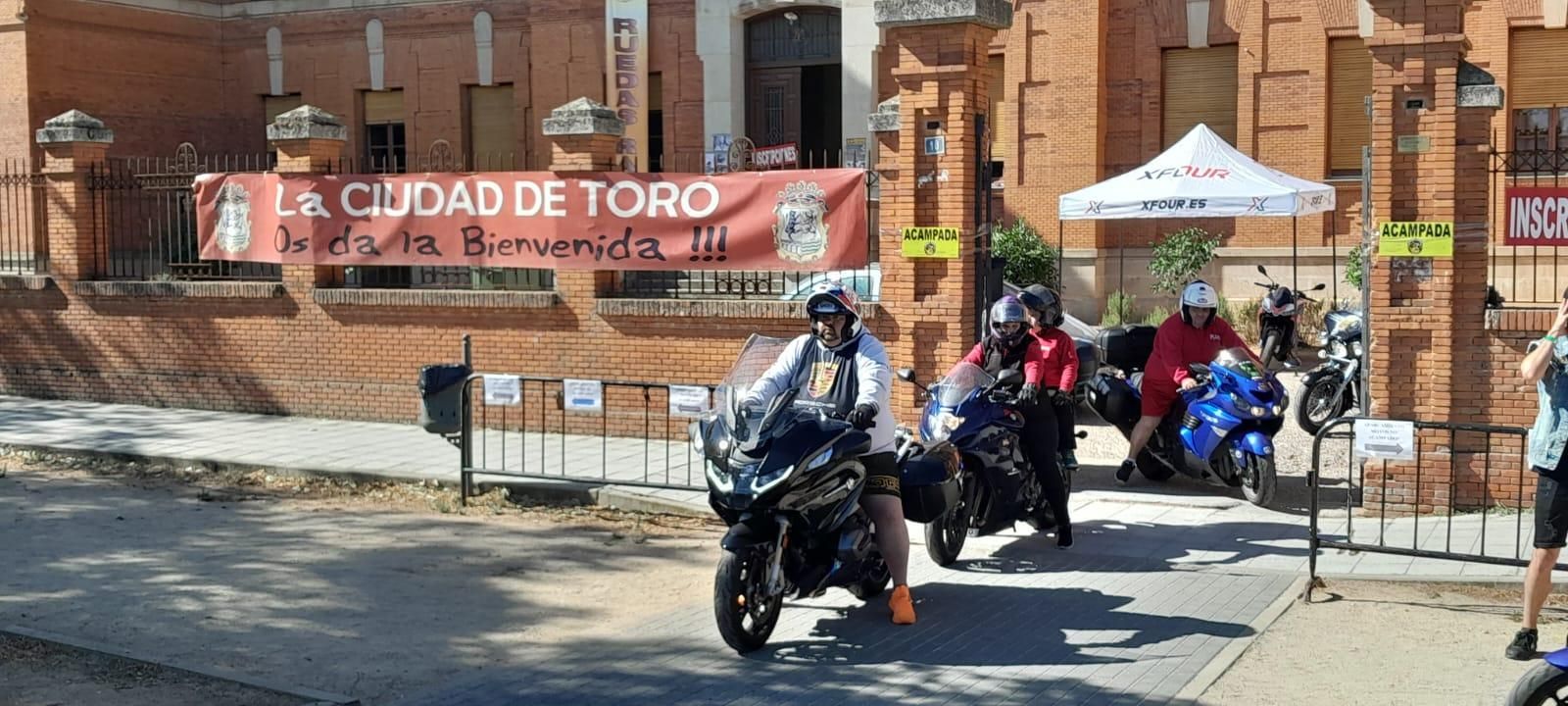 GALERÍA | La asociación motera &quot;Ruedas Raras&quot; comienza la celebración de su 15º aniversario en Toro