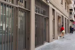 "Jaulas para turistas" en un barrio de València