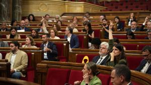 El pleno del Parlament, votando este jueves
