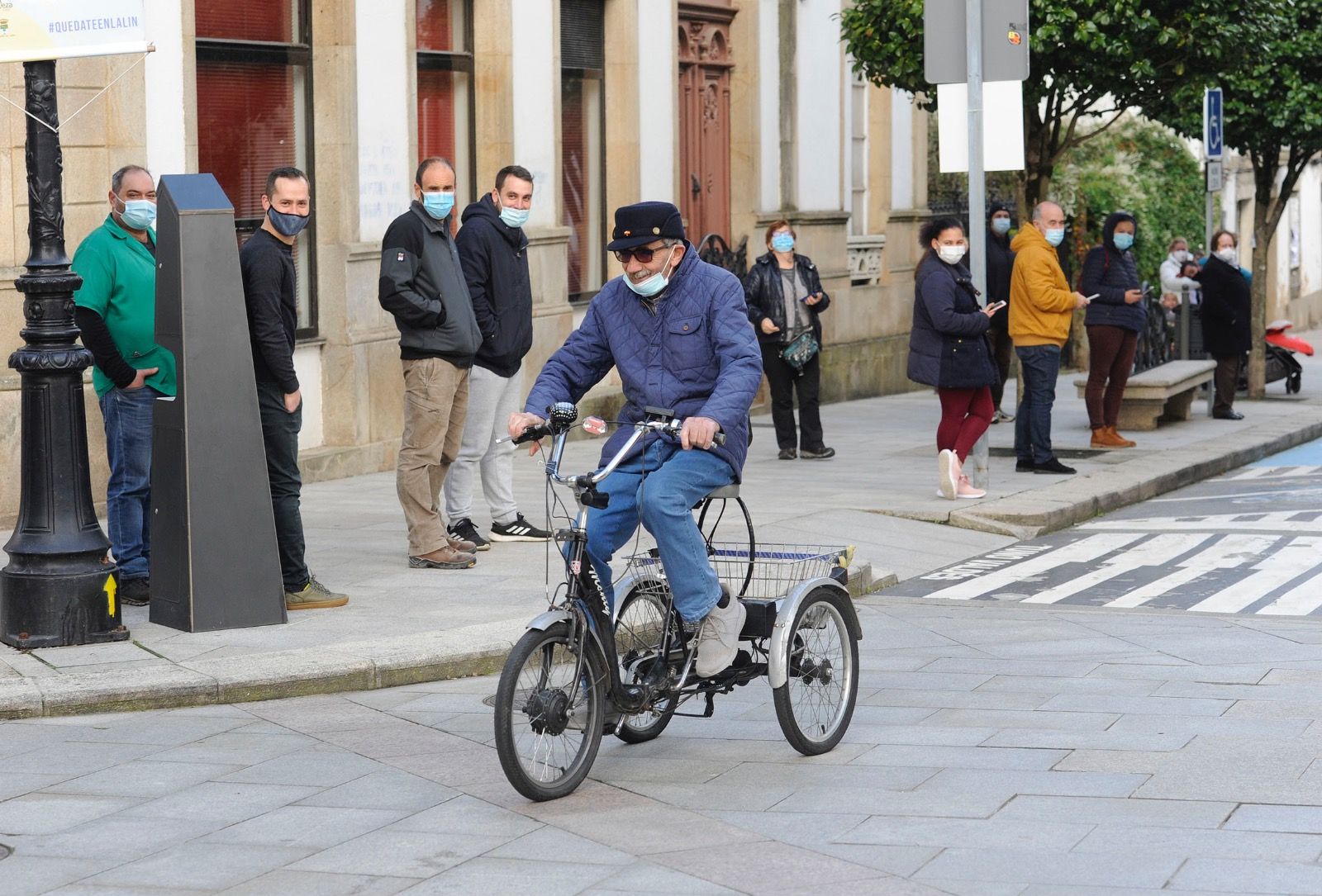 La serpiente multicolor de la Vuelta a España, a su paso por Galicia