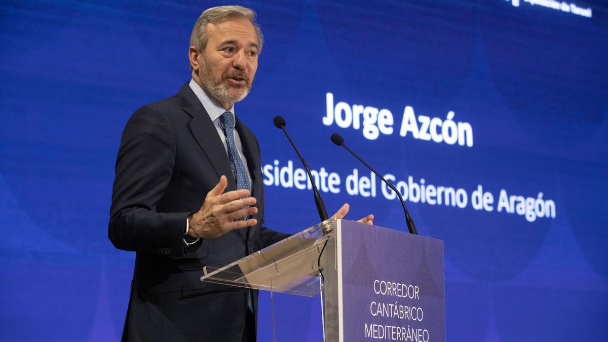 El presidente del Gobierno de Aragón, Jorge Azcón, durante su intervención en el foro sobre el Cantábrico-Mediterráneo.