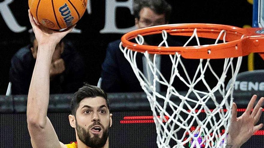 Santi Yusta, en un partido de la BCL, ante el Igokea