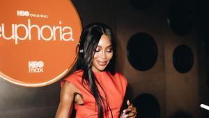 Naomi Campbell se ha convertido este fin de semana en una de las grandes protagonistas de la noche inmersiva que HBO Max ha celebrado en la finca El Chaparral a las afueras de Madrid con motivo del estreno de la nueva temporada de la icónica serie Euphoria.