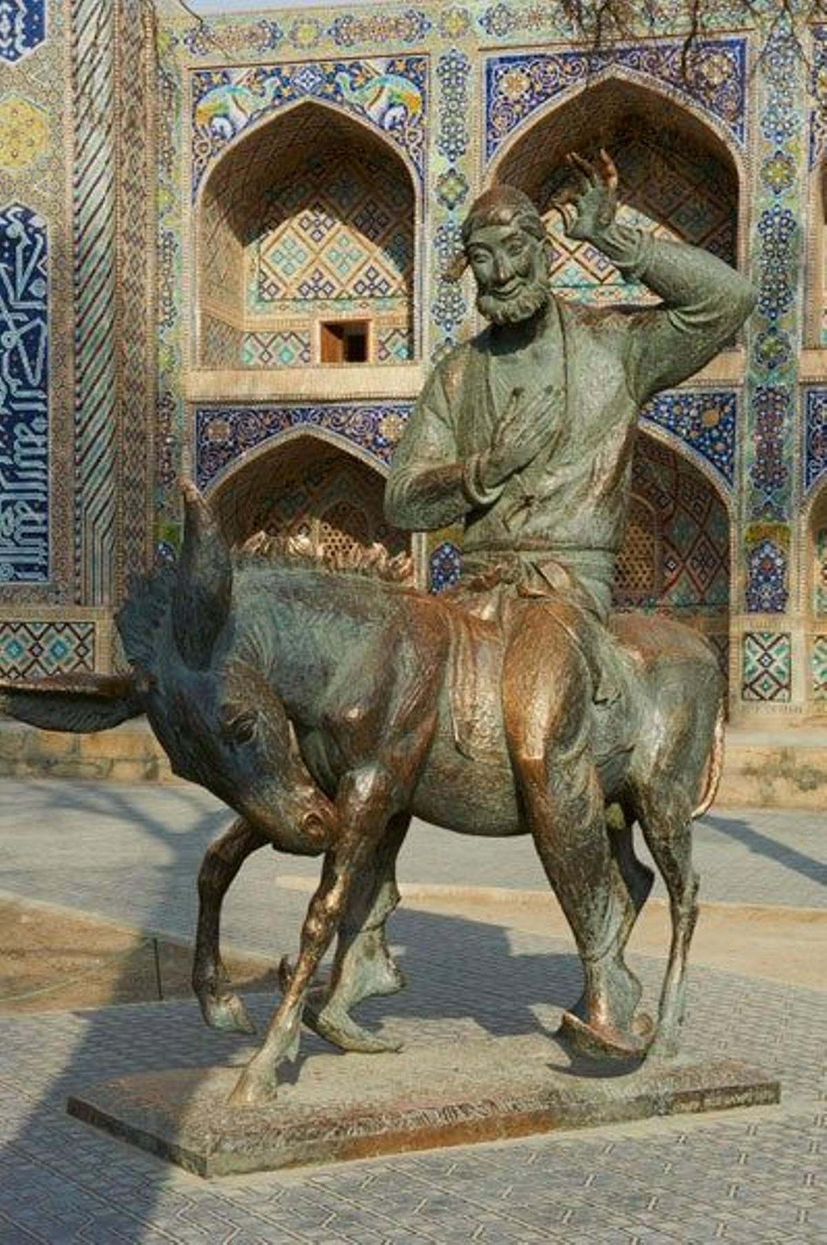 Estatua de Nasr-ed-Din Hodja en Bukhara.