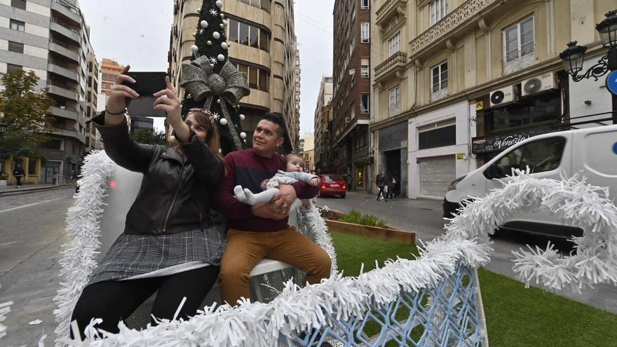 Mejoras en el polémico árbol de Navidad de la Puerta del Sol de Castelló