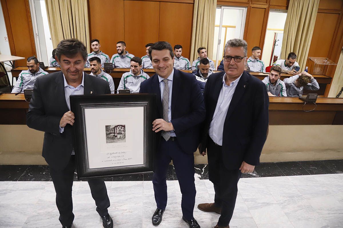 El Ayuntamiento recibe al Córdoba CF