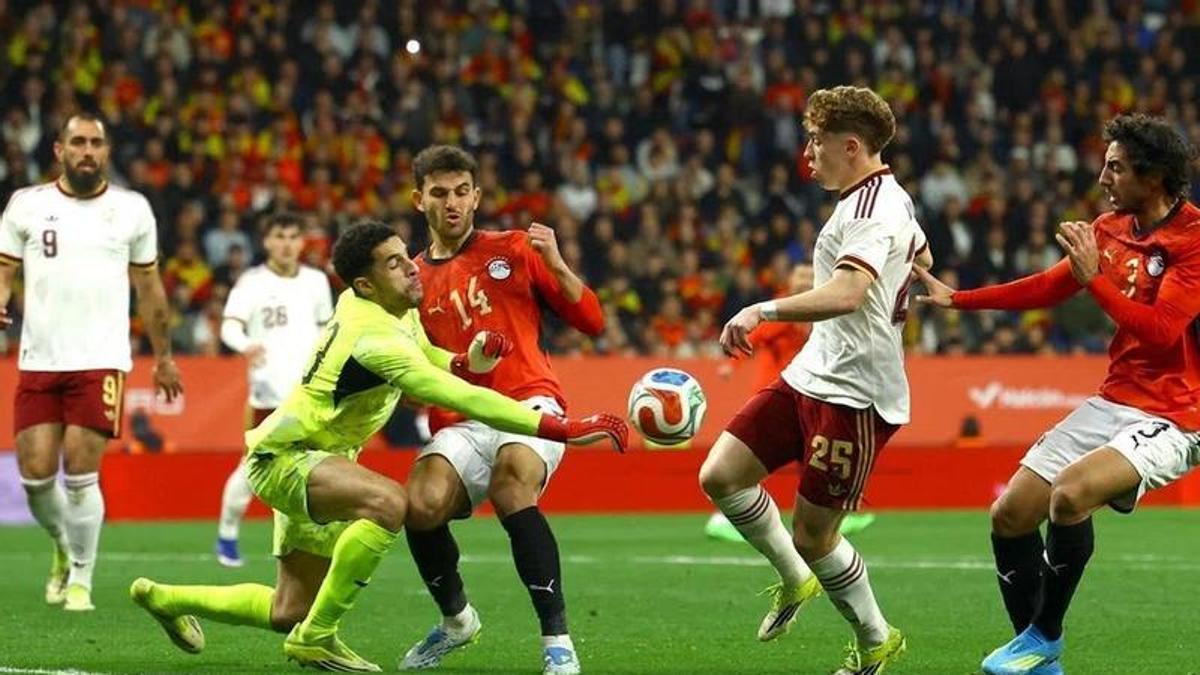 El portero egipcio sobresalió entre sus compañeros en el empate sin goles ante España