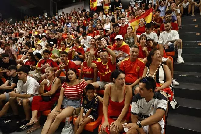 Llenazo en la Fonteta para ver la final España-Inglaterra