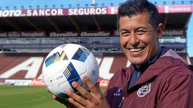 Jorge Almirón, durante su etapa con el Lanús de Argentina, con el que consiguió sus mayores éxitos.