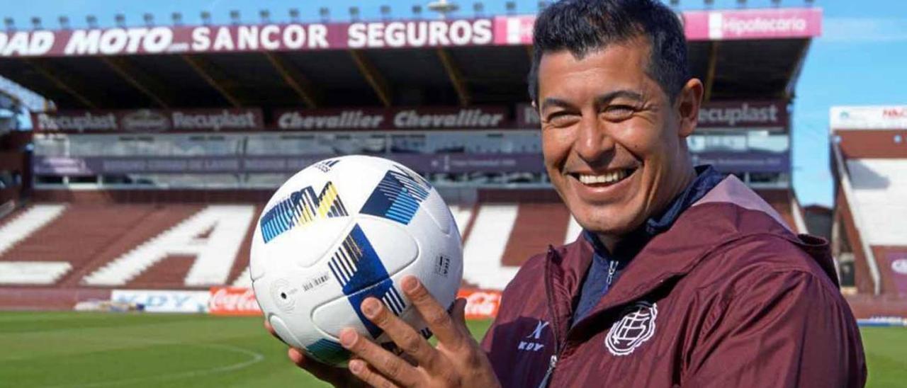 Jorge Almirón, durante su etapa con el Lanús de Argentina, con el que consiguió sus mayores éxitos.