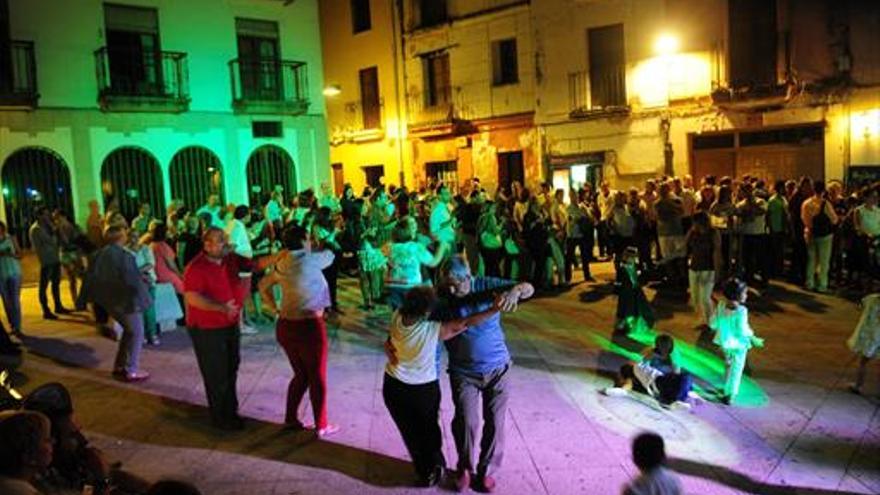 Éxito de la Noche Abierta de Plasencia