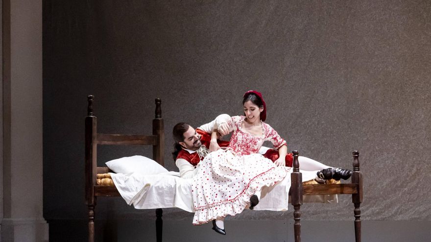 La &quot;ópera perfecta&quot; para cerrar la temporada y una petición de Sagi para el Campoamor: &quot;Maquinaria moderna&quot;