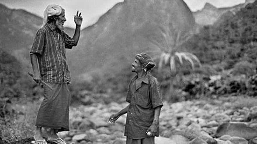 La fotografia de Jordi Esteva, &#039;Socotra. Conversación en los altos del Haggar&#039; |