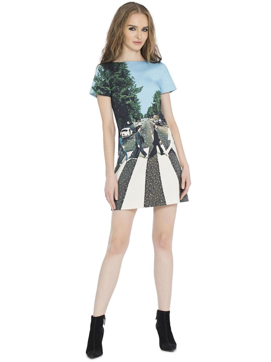 Vestido con estampado de los Beatles de la colección de The Beatles de Alice+Olivia