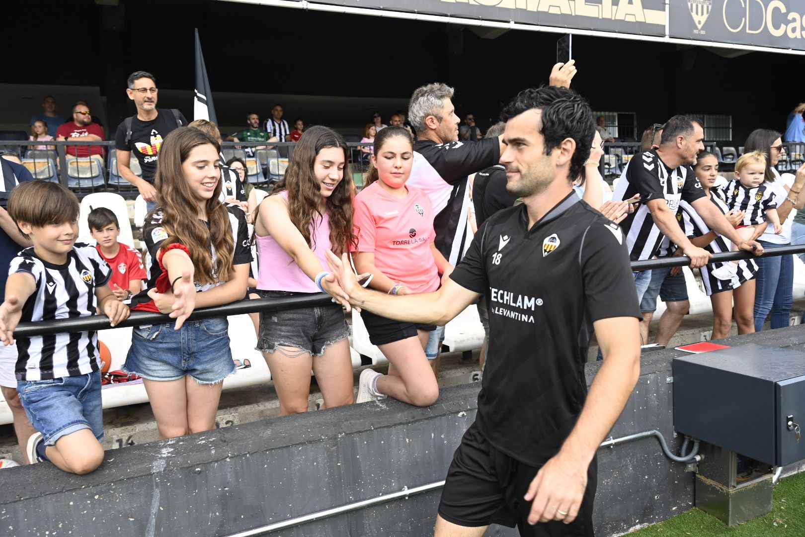 Galería de fotos: La afición lleva en volandas al CD Castellón