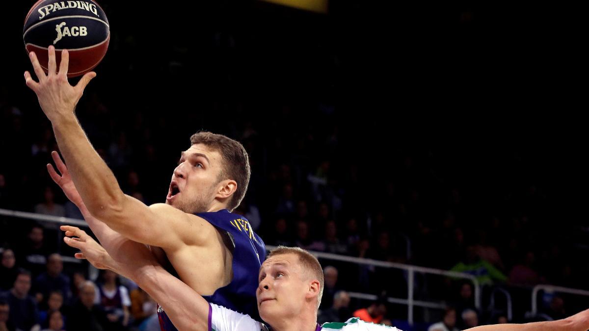 Vezenkov, con el Barça ante Unicaja