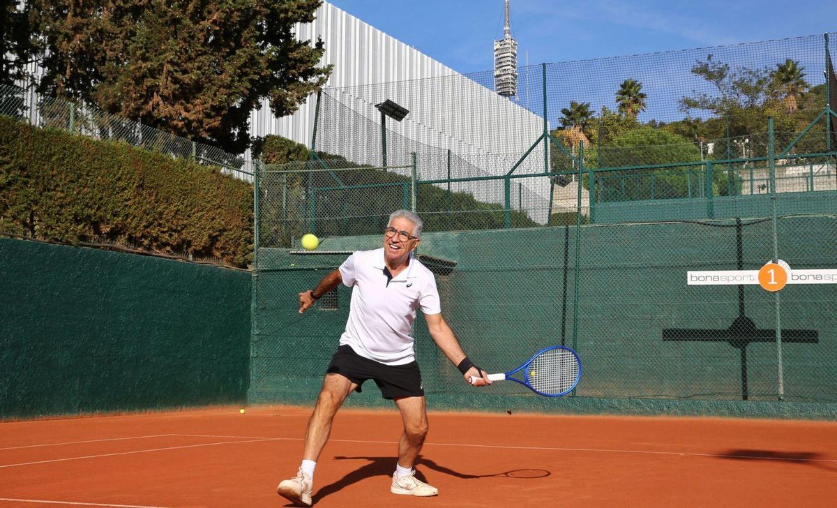 Manuel Orantes, tenista: "Quan em van dir que havia guanyat més partits en terra que Nadal, no m’ho creia" Manuel Orantes, tenista: "Quan em van dir que havia guanyat més partits en terra que Nadal, no m’ho creia"