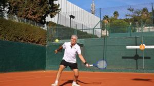 Manuel Orantes, tenista: "Quan em van dir que havia guanyat més partits en terra que Nadal, no m’ho creia"