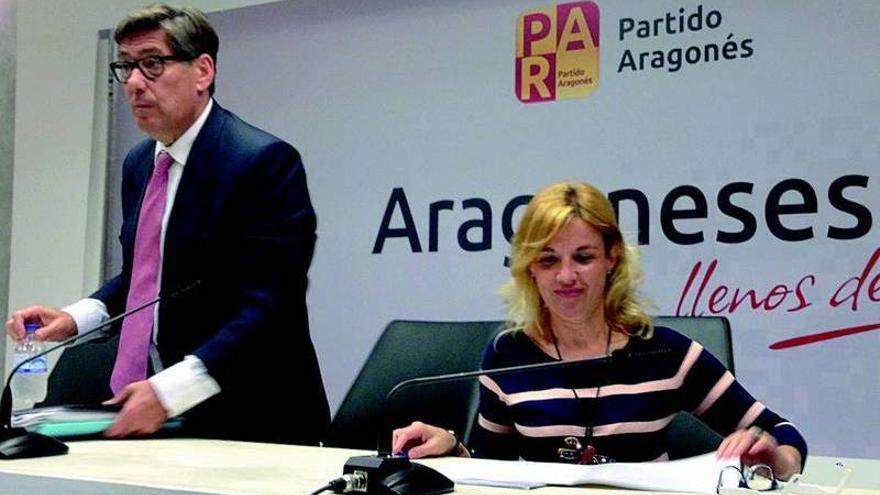 Aliaga quiere recortar consejeros comarcales tras haberlo vetado