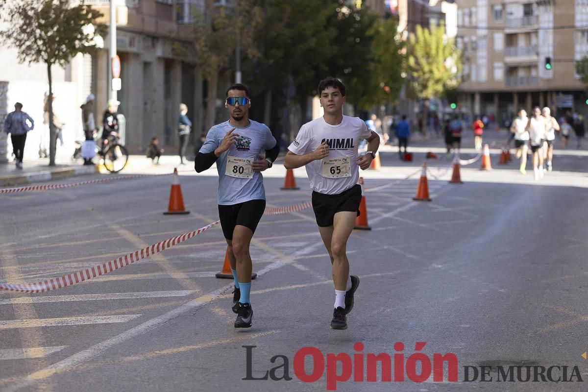 Carrera '10K Assota por ti' en Caravaca (salida y giro primera vuelta)