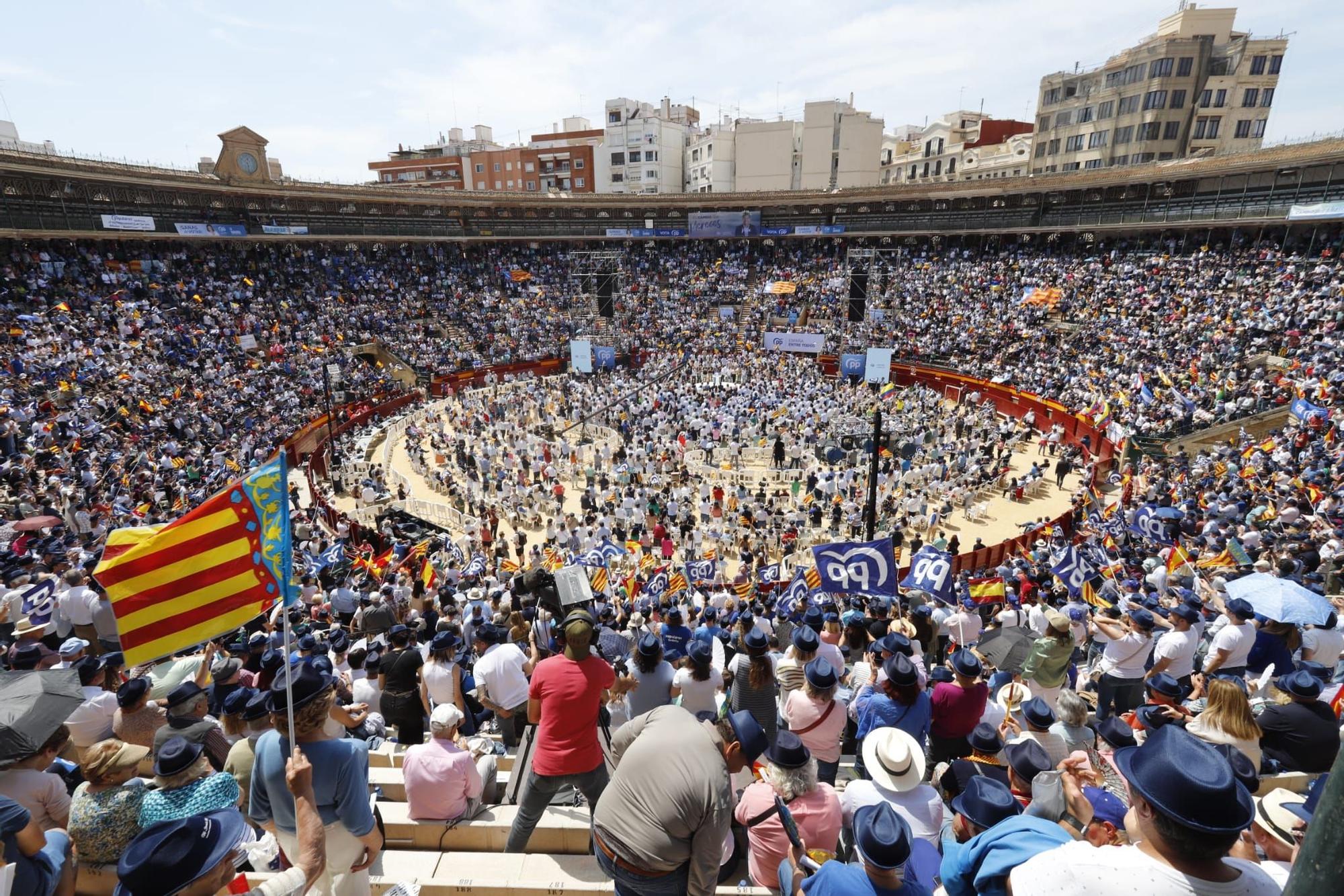 Mitin central del PPCV en la Plaza de Toros de València