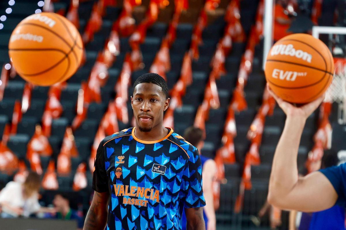 Omari Moore, en el entrenamiento previa al Valencia Basket - Barça.
