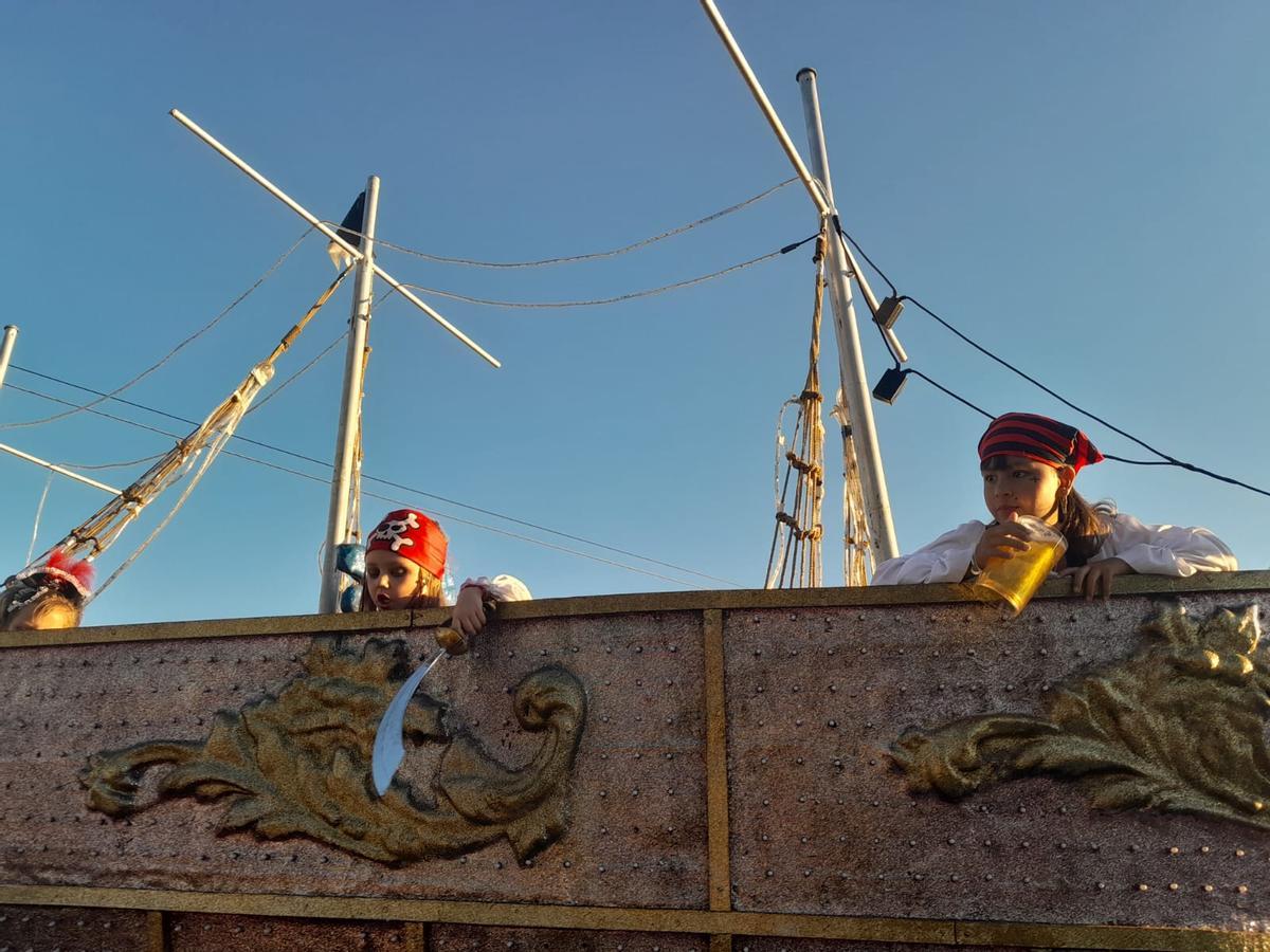 GALERÍA | Morales de Toro se mete de lleno en las fiestas con un desfile de carrozas y disfaces GALERÍA | Morales de Toro se mete de lleno en las fiestas con un desfile de carrozas y disfaces