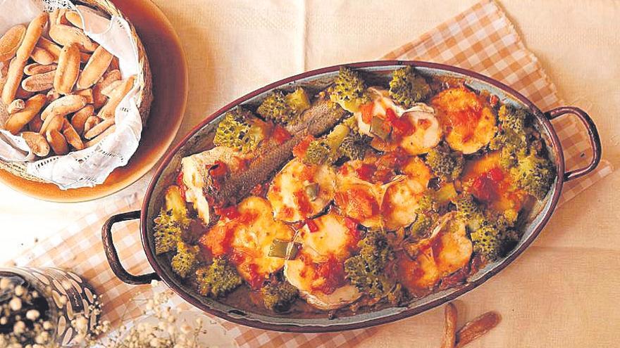 Merluza al horno con romanesco.