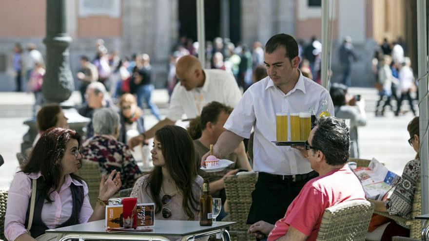 Cáceres pierde mano de obra con un saldo de 13.724 trabajadores menos