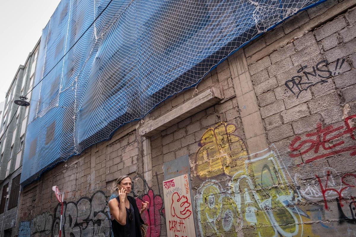 Edificio inacabado en la calle Jesús de Nazareno.
