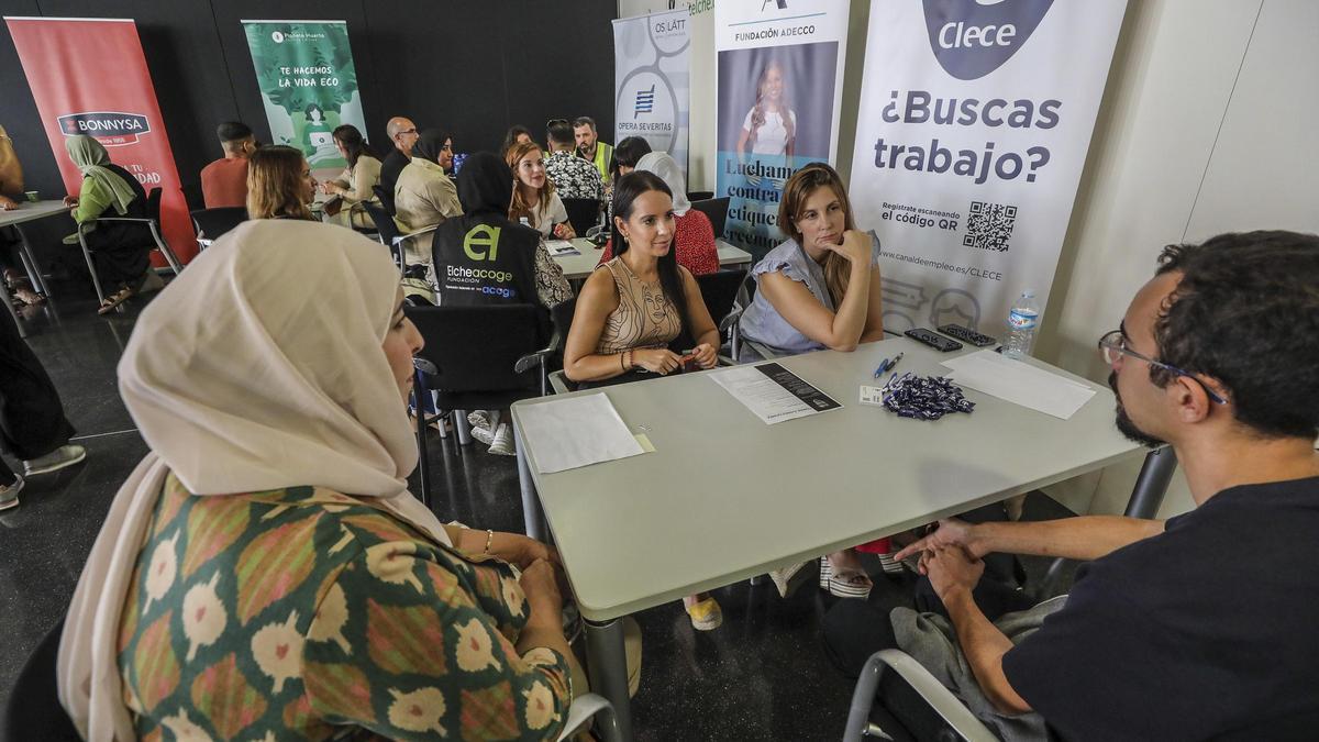 Cursos de Elche Acoge para ofrecer salidas laborales a los migrantes