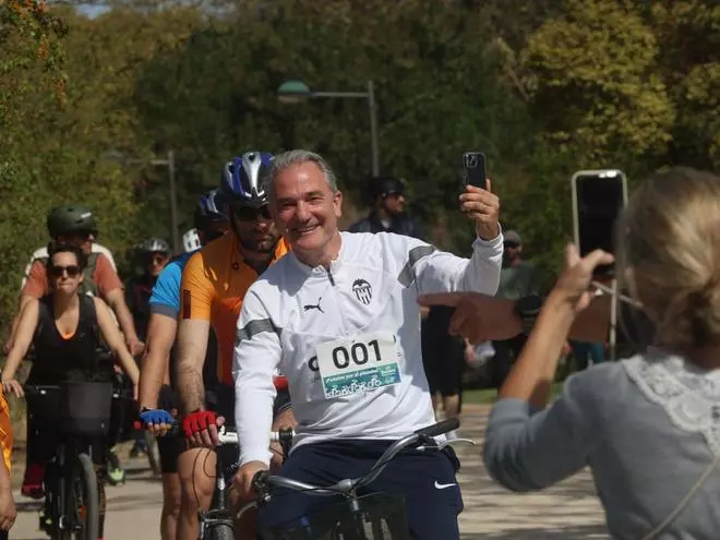 Éxito de participación en el III Pedalea por el Planeta celebrado hoy en València