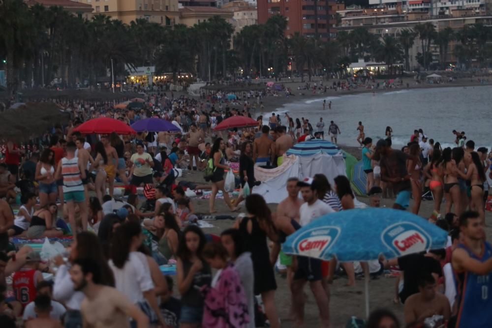 Málaga celebra la noche de San Juan en sus playas