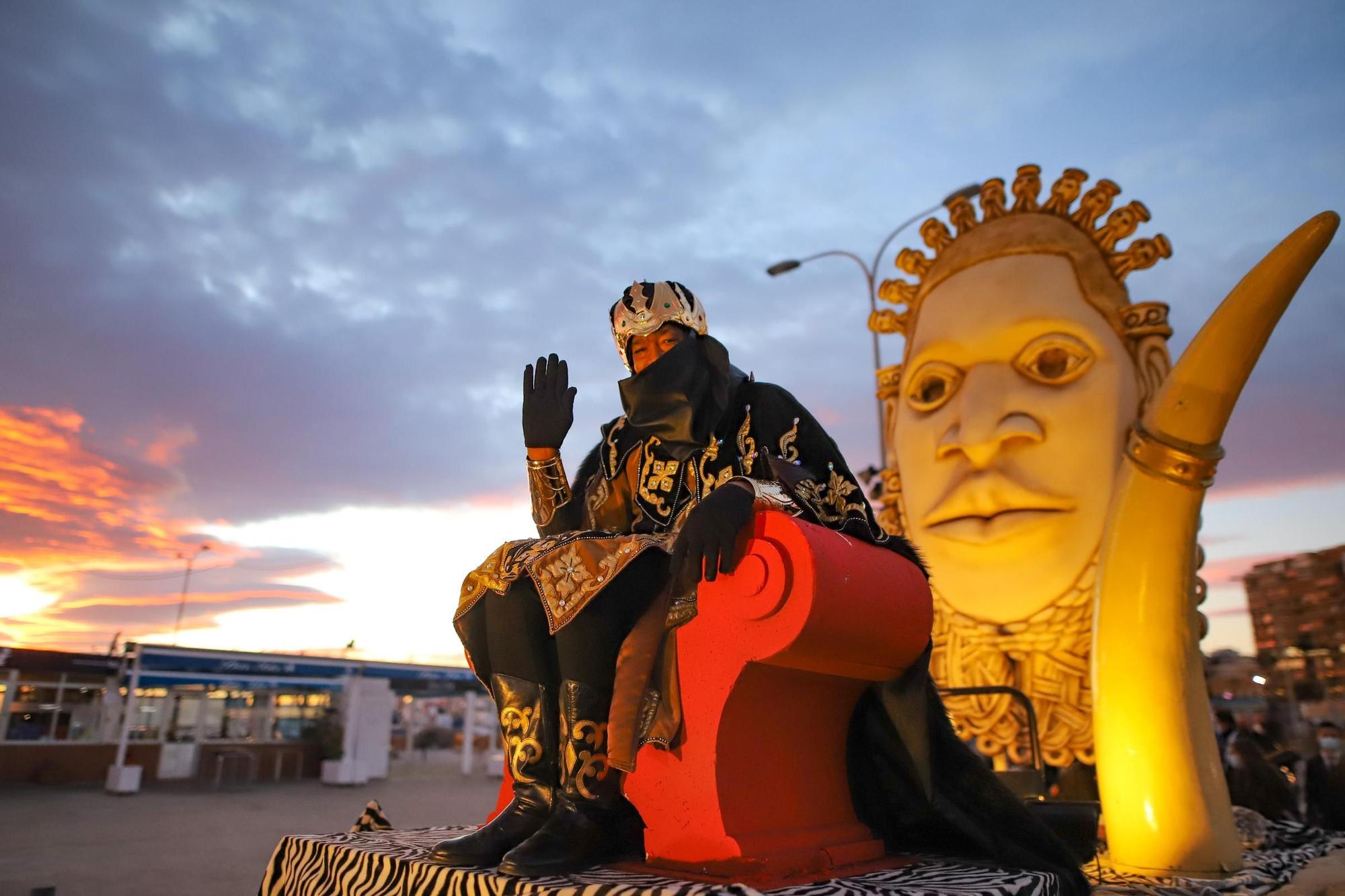 Los Reyes Magos desembarcan en Torrevieja