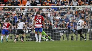 1-0. Pepelu doma a un rudo Granada desde el penalti