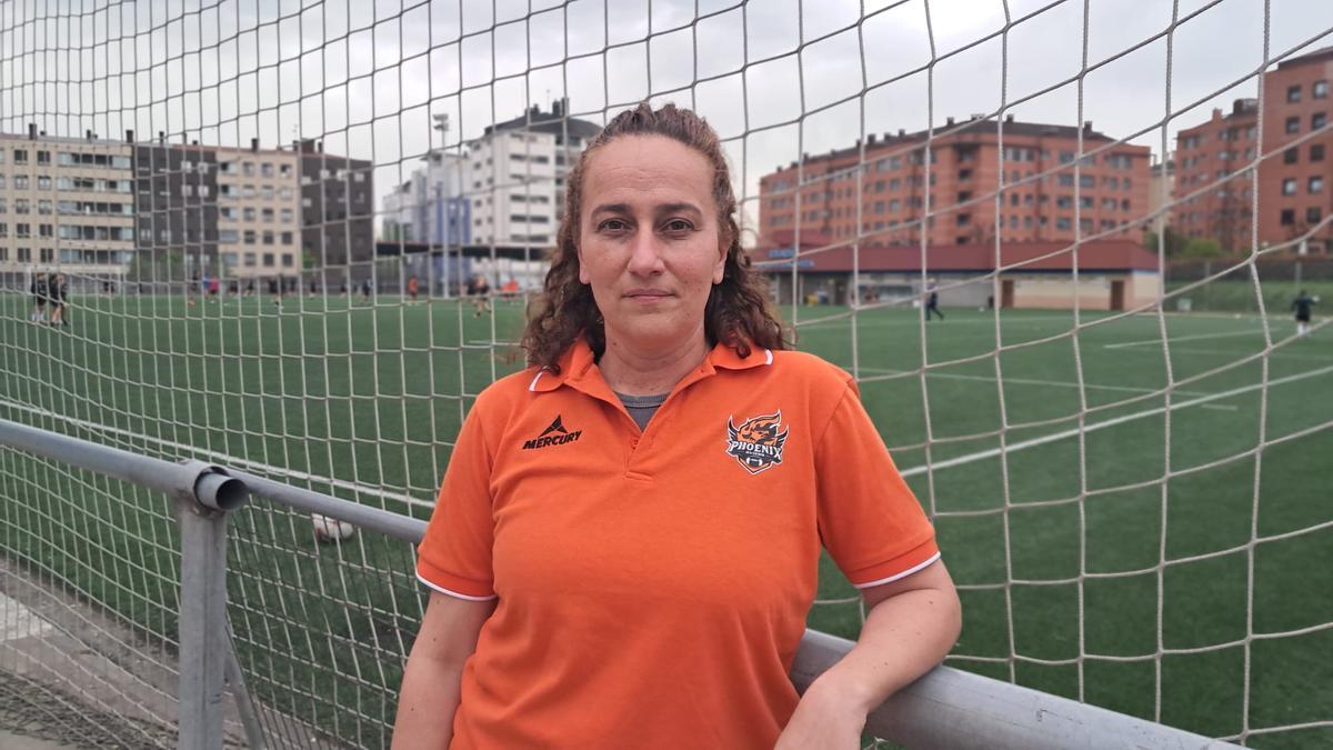 Sara Álvarez en el Díaz Vega antes de una jornada de entrenamientos.