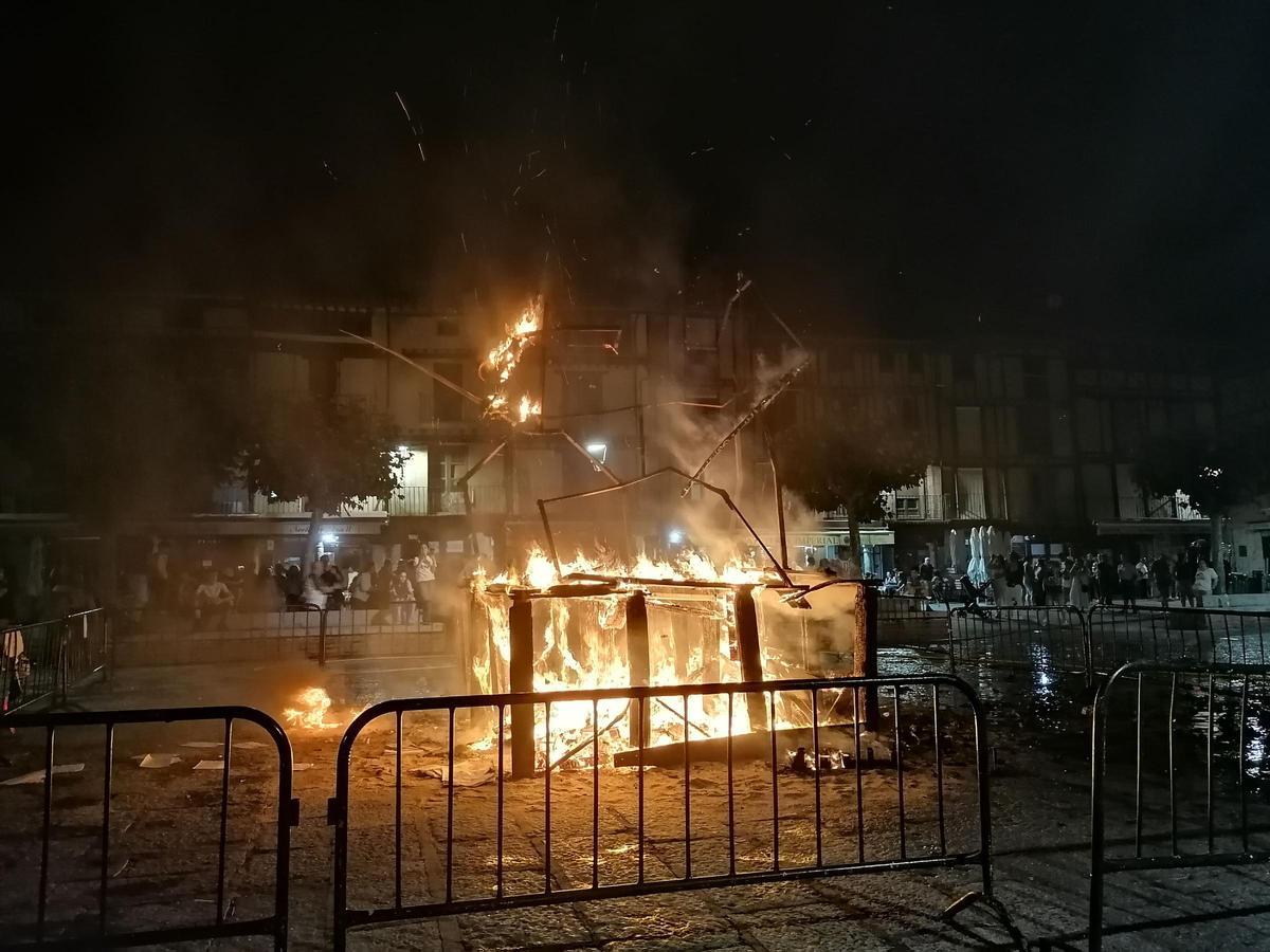 GALERÍA | Toro revive la noche de San Juan con música y fuego