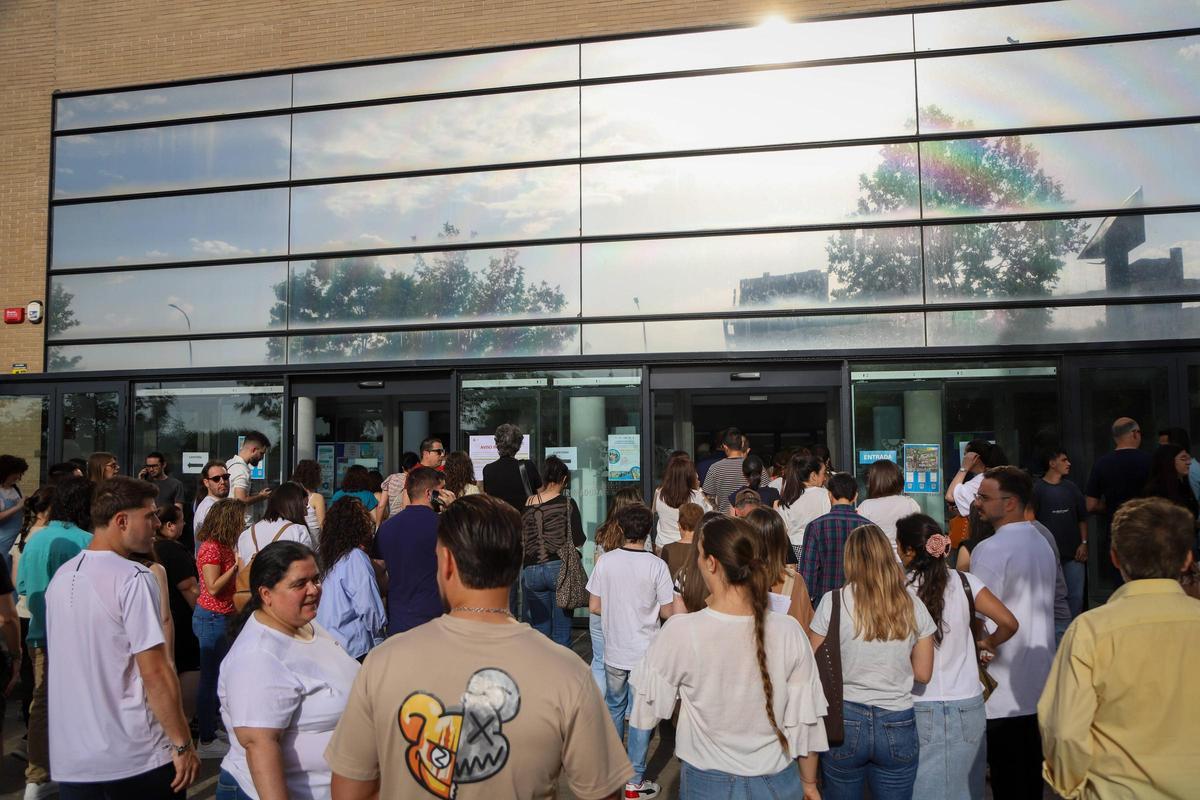 Fotogalería | Las oposiciones a la Administración del Estado en Badajoz, en imágenes