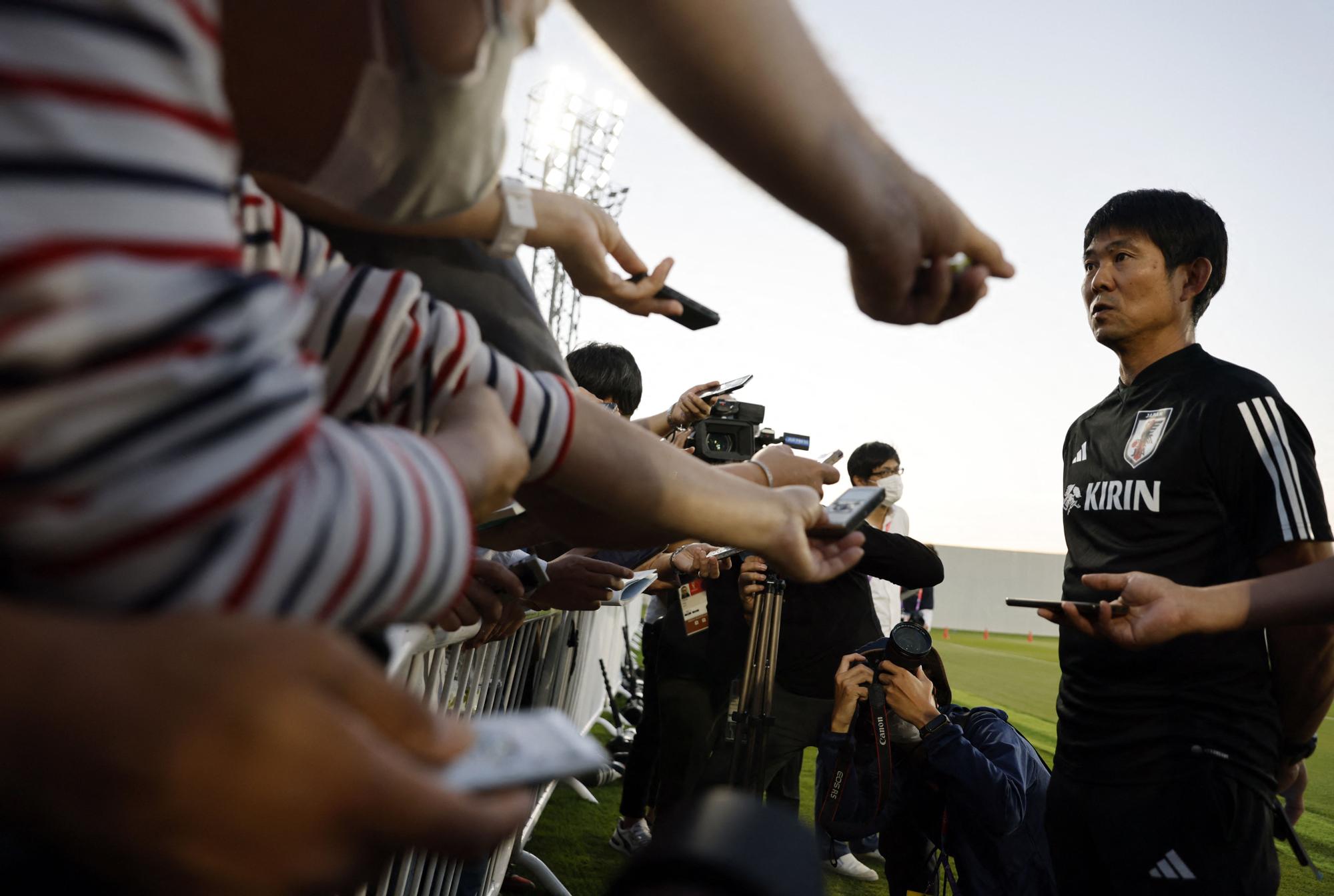 El seleccionador japonés, Hajime Moriyasu, en su comparecencia ante los medios nipones.