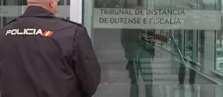 El tribunal intenta localizar para el juicio a la mayor de las tres hijas de una madre acusada de maltratarlas en Ourense