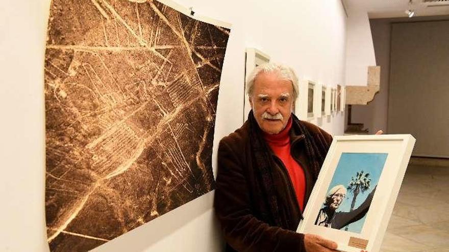 El fotógrafo Gustavo García, en su exposición.