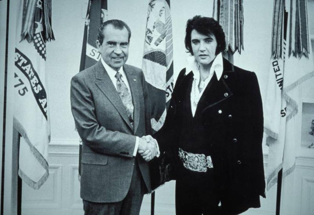 La polémica reunión entre Elvis Presly y Nixon en la Casa Blanca (1970)