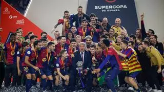 La loca celebración de Laporta en el avión después de la Supercopa