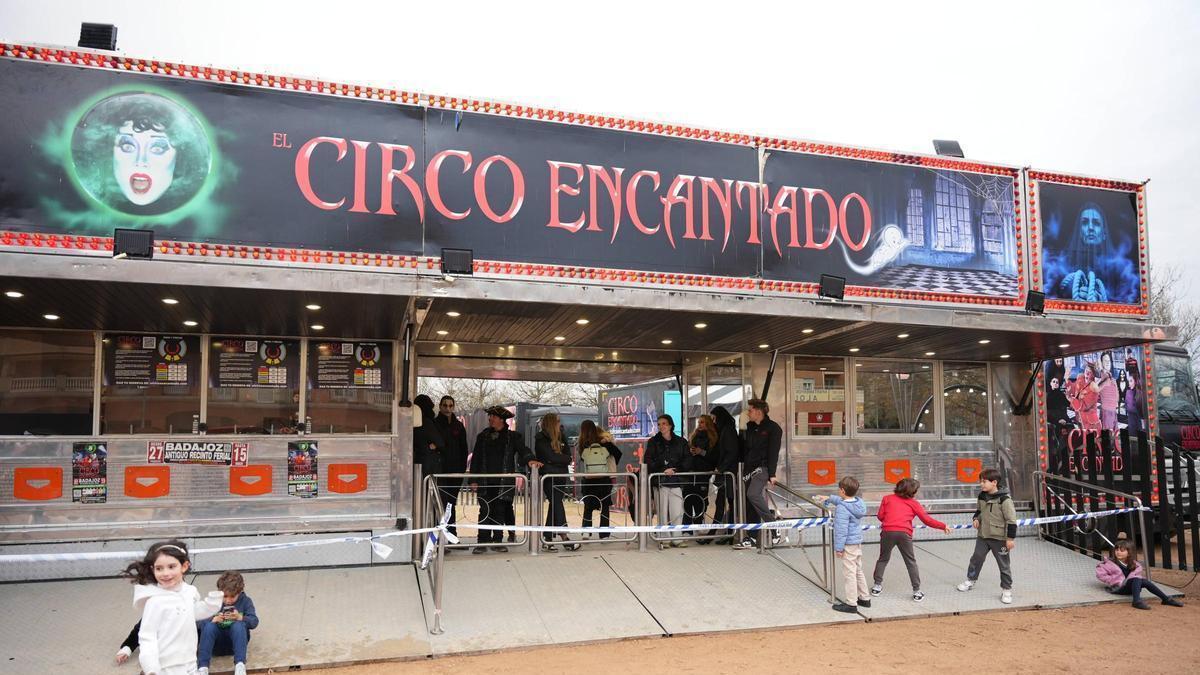 El Circo Encantado, durante su estancia en Badajoz.