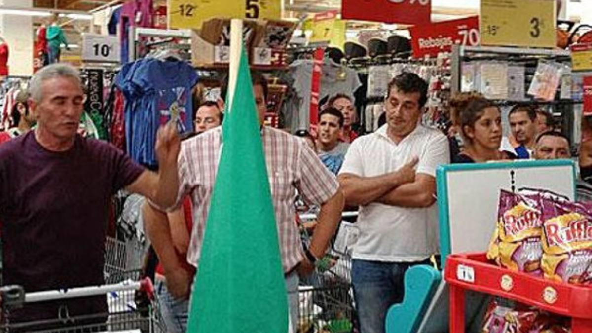 Una acción en un supermercado del SAT.