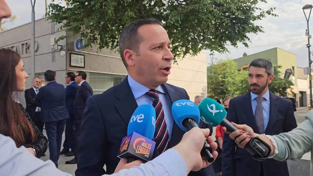 Video | Declaraciones de Óscar Fernández, de Vox, a su llegada al Anfiteatro