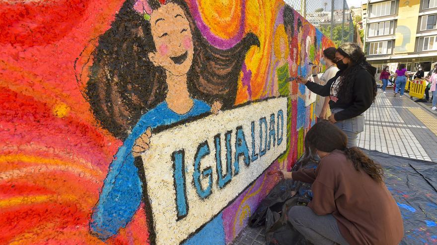 The Mural of gender equality shines in the IES Isabel de España